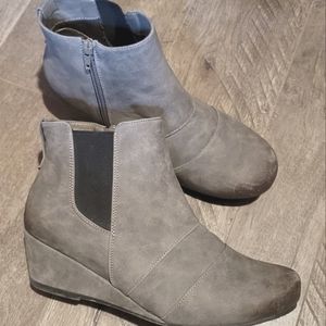 Axxiom grey booties size 10